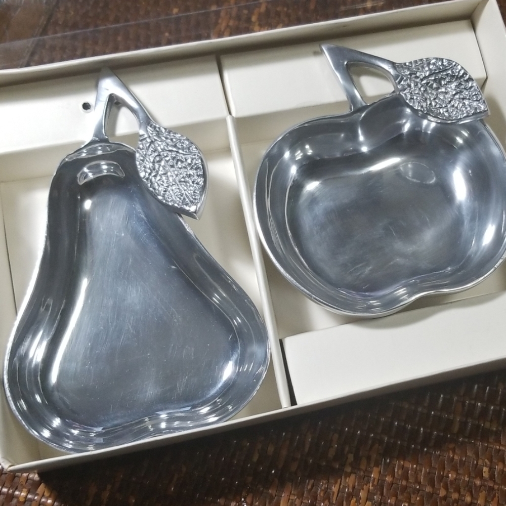 Pier 1 Apple & Pear Snack Dishes